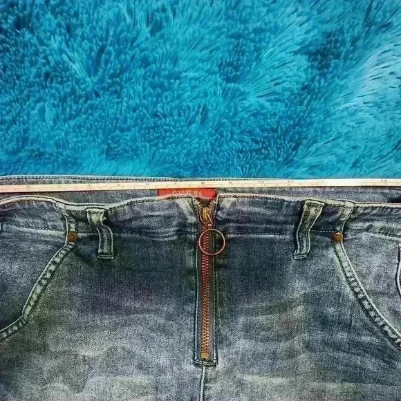 GUESS Ezra Mid Rise Zip Front Denim Shorts Size US 30 - Picture 6 of 7